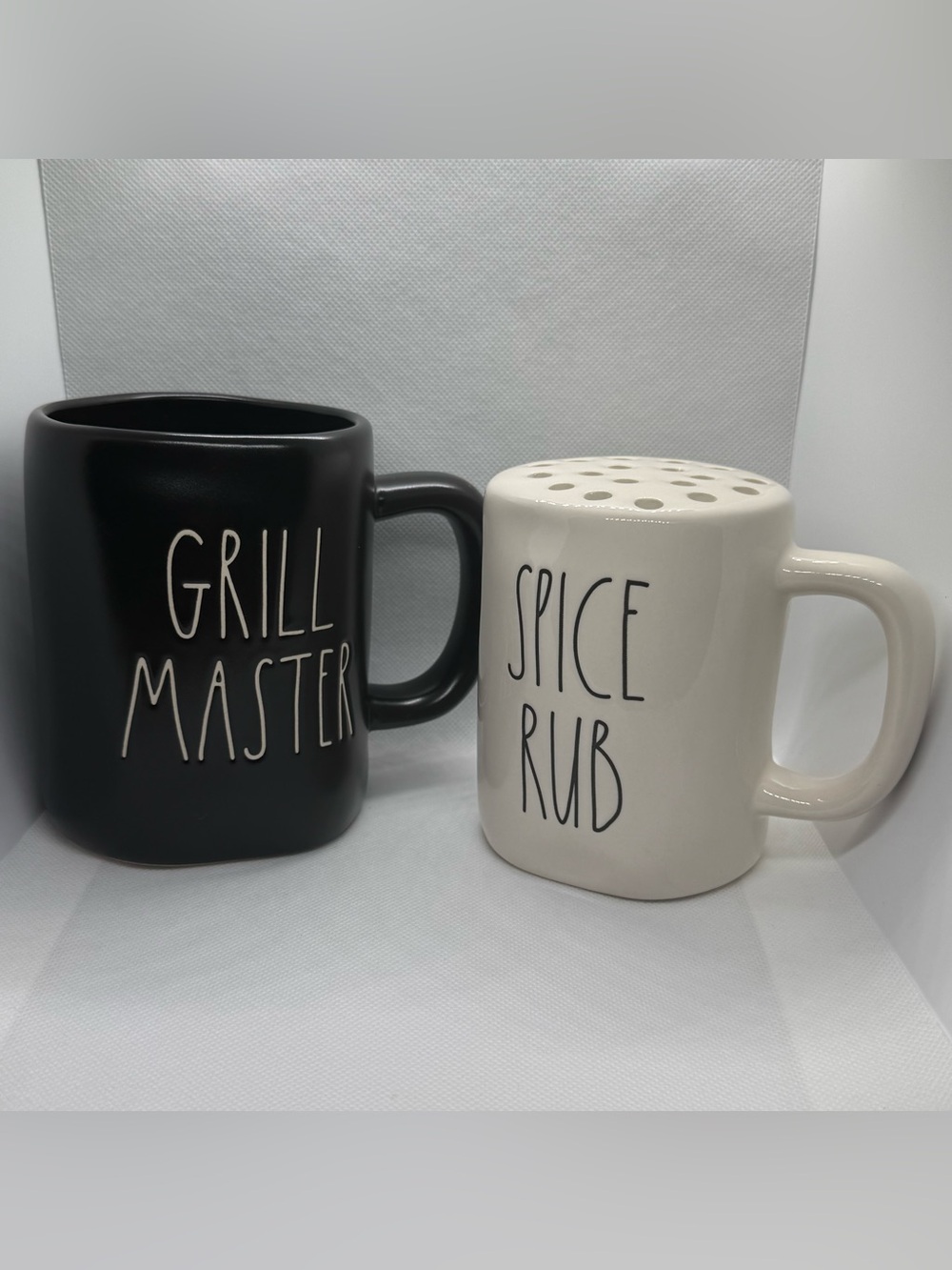 Rae Dunn Spice Rub & Grill Master 2-Piece Set – Brand New